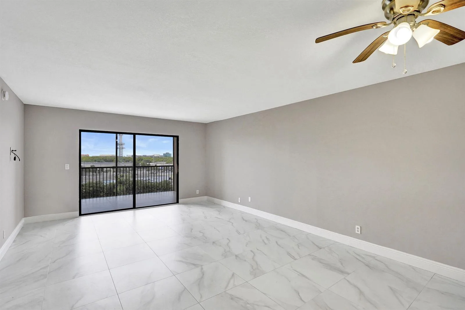 2200 S Cypress Bend Drive # 707, Pompano Beach, FL 33069 photo 5