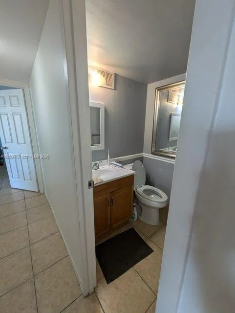 2000 Atlantic Shores Blvd # 404, Hallandale Beach, FL 33009 photo 2