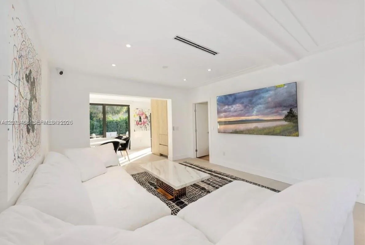 900 W 47th Ct, Miami Beach, FL 33140 photo 5