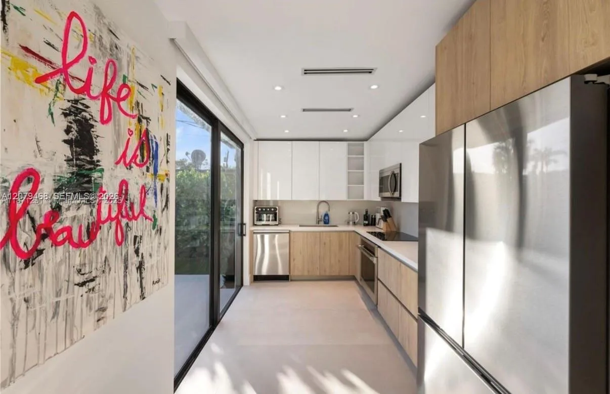 900 W 47th Ct, Miami Beach, FL 33140 photo 7