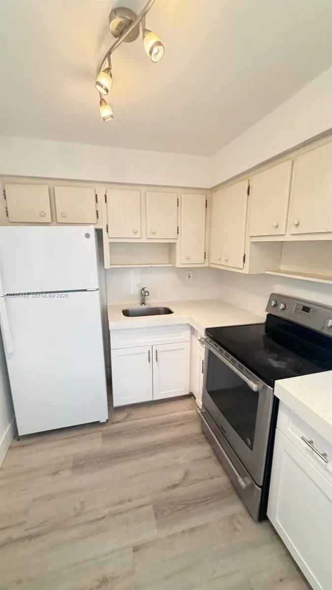 20200 NE 27th Ct # 9, Aventura, FL 33180