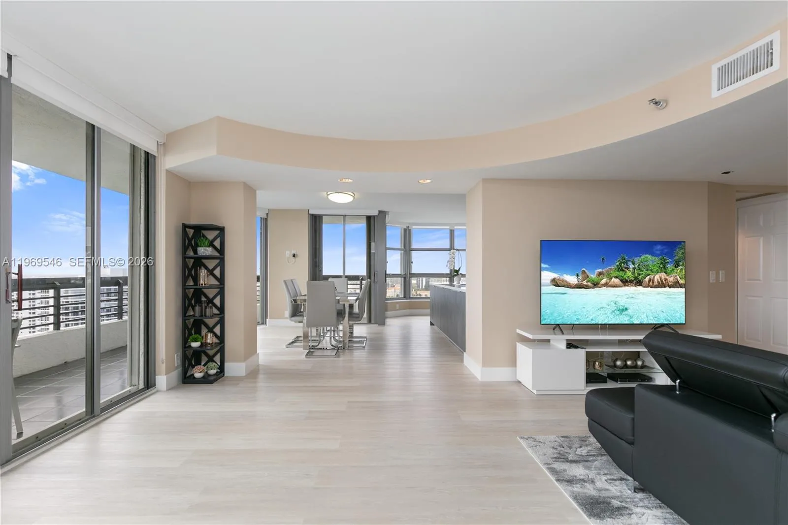 3500 Mystic Pointe Dr # 2603, Aventura, FL 33180 photo 2