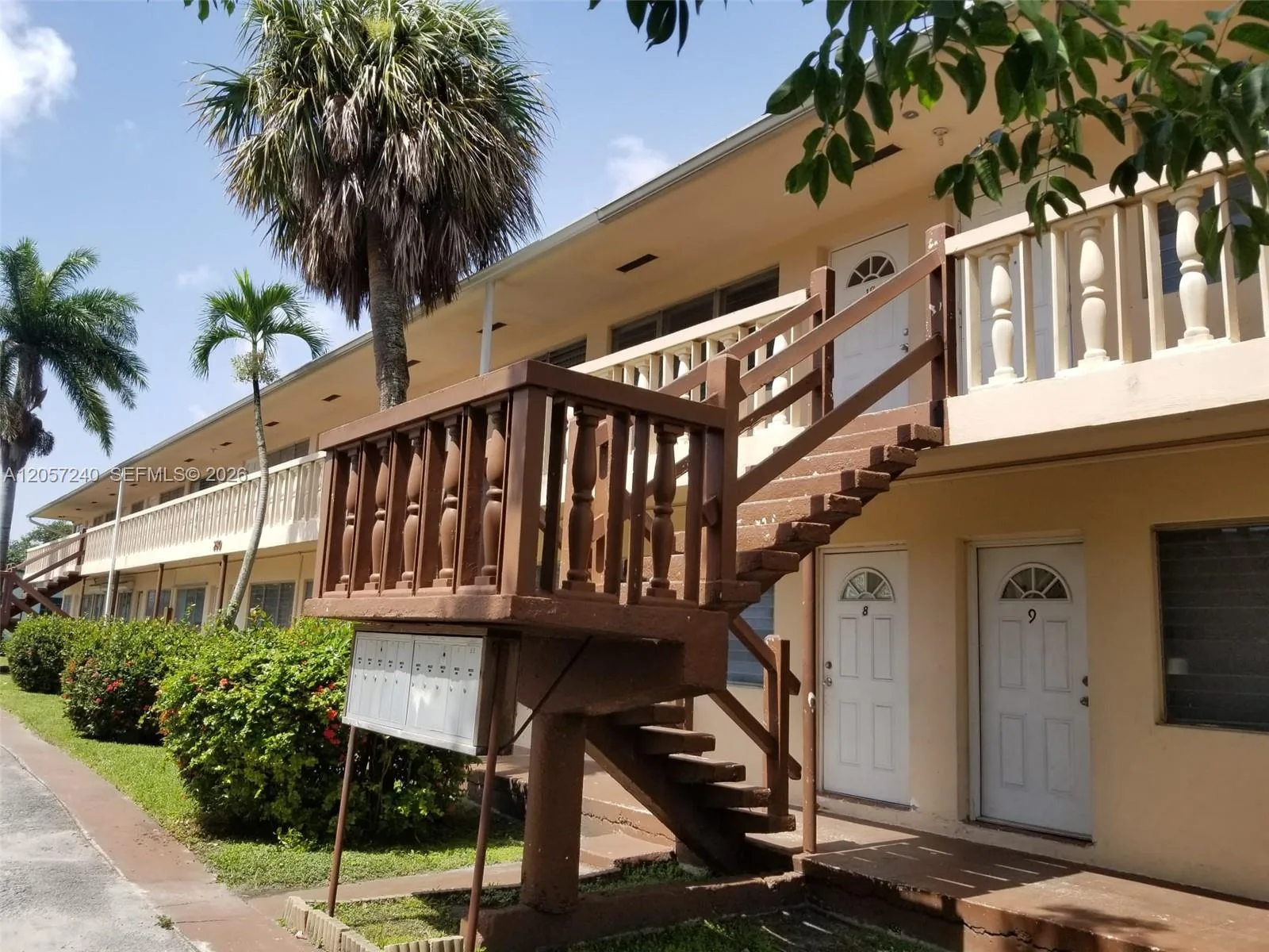 280 SW 11th Ave # 18, Hallandale Beach, FL 33009 photo 2