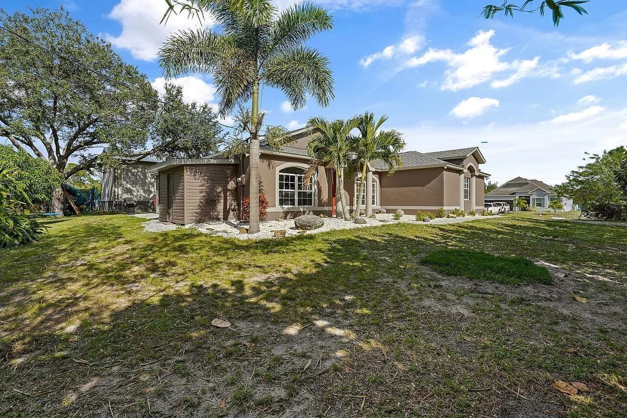 8015 97th Court, Vero Beach, FL 32967 photo 5