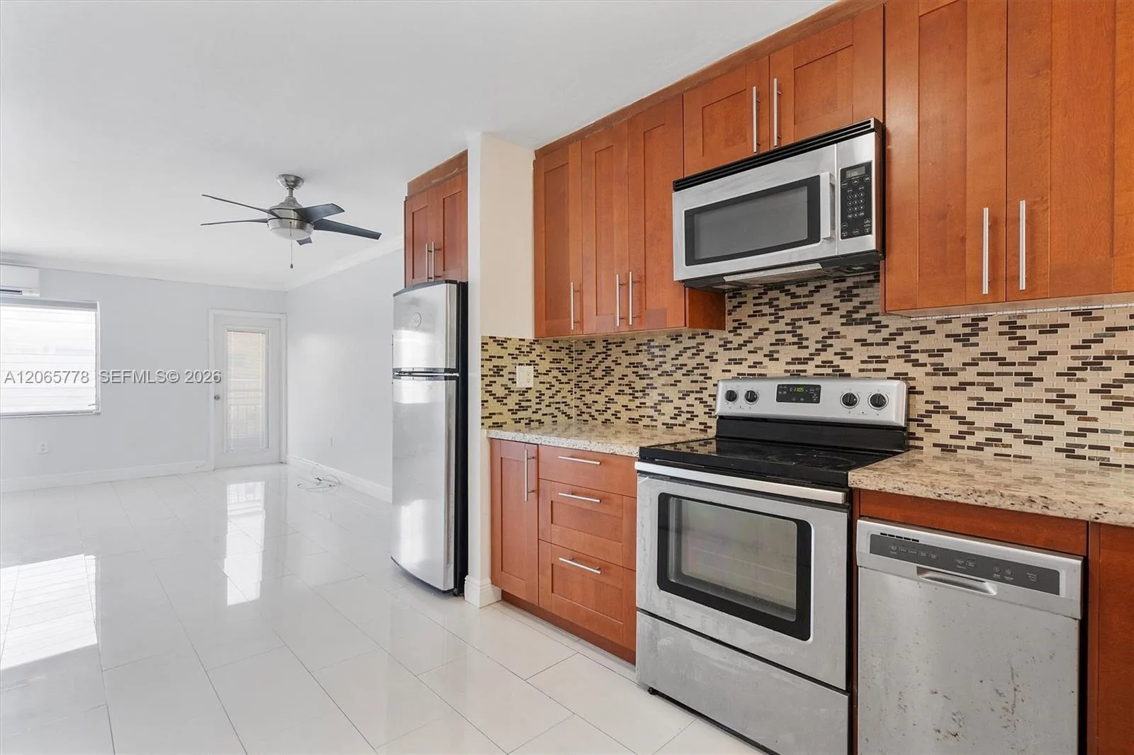 851 Meridian Ave # 24, Miami Beach, FL 33139 photo 2