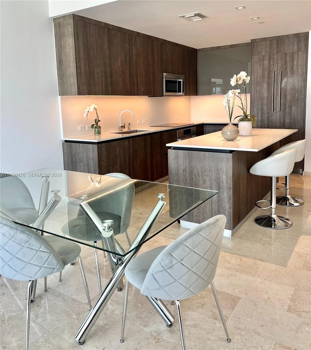 88 SW 7 # 3606, Miami, FL 33131