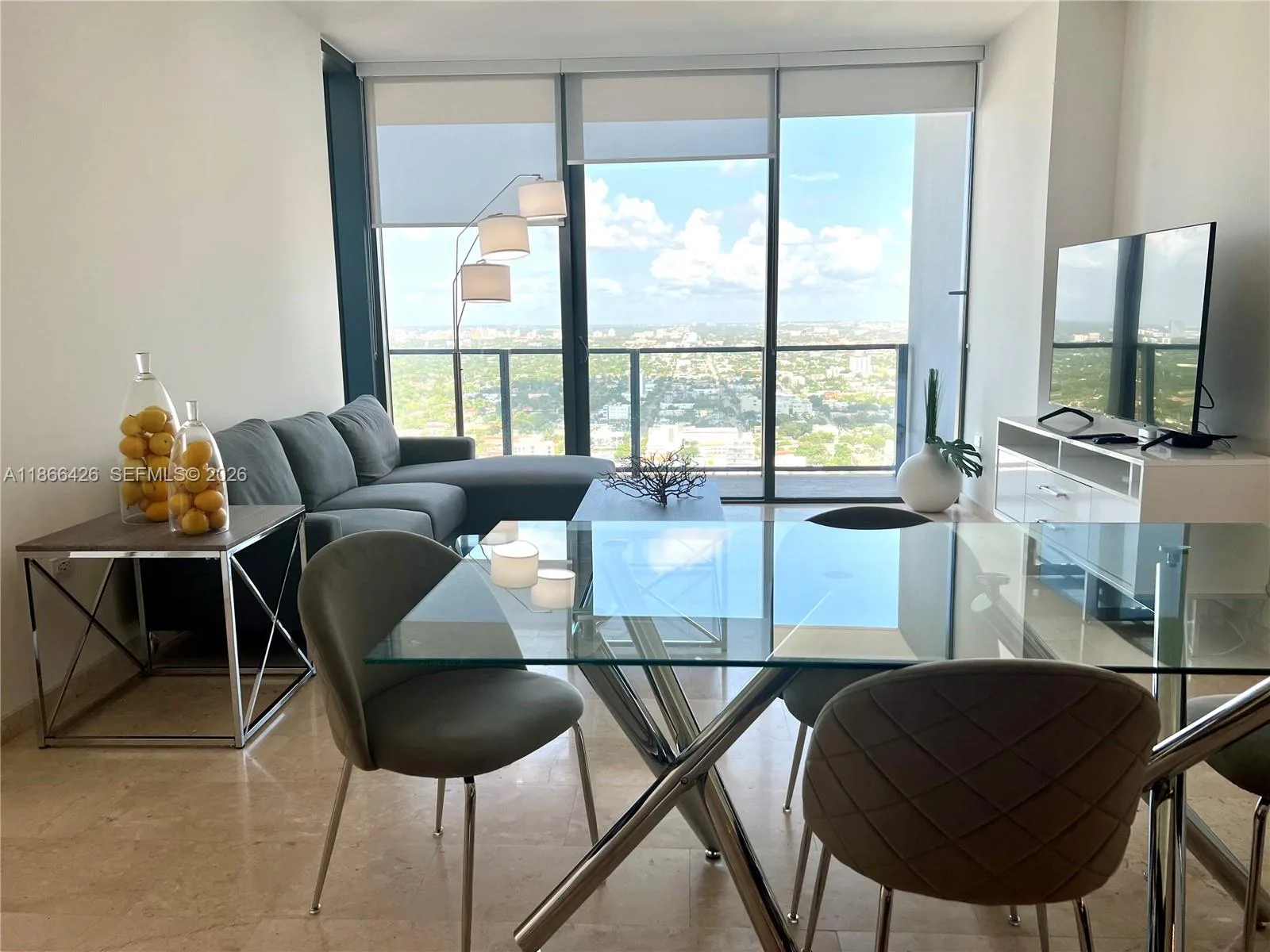 88 SW 7 # 3606, Miami, FL 33131 photo 3
