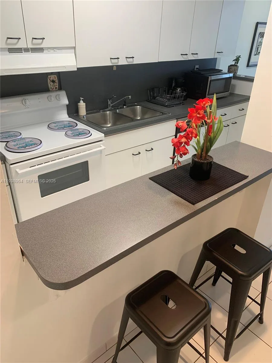 100 Lincoln Rd # 805, Miami Beach, FL 33139 photo 9