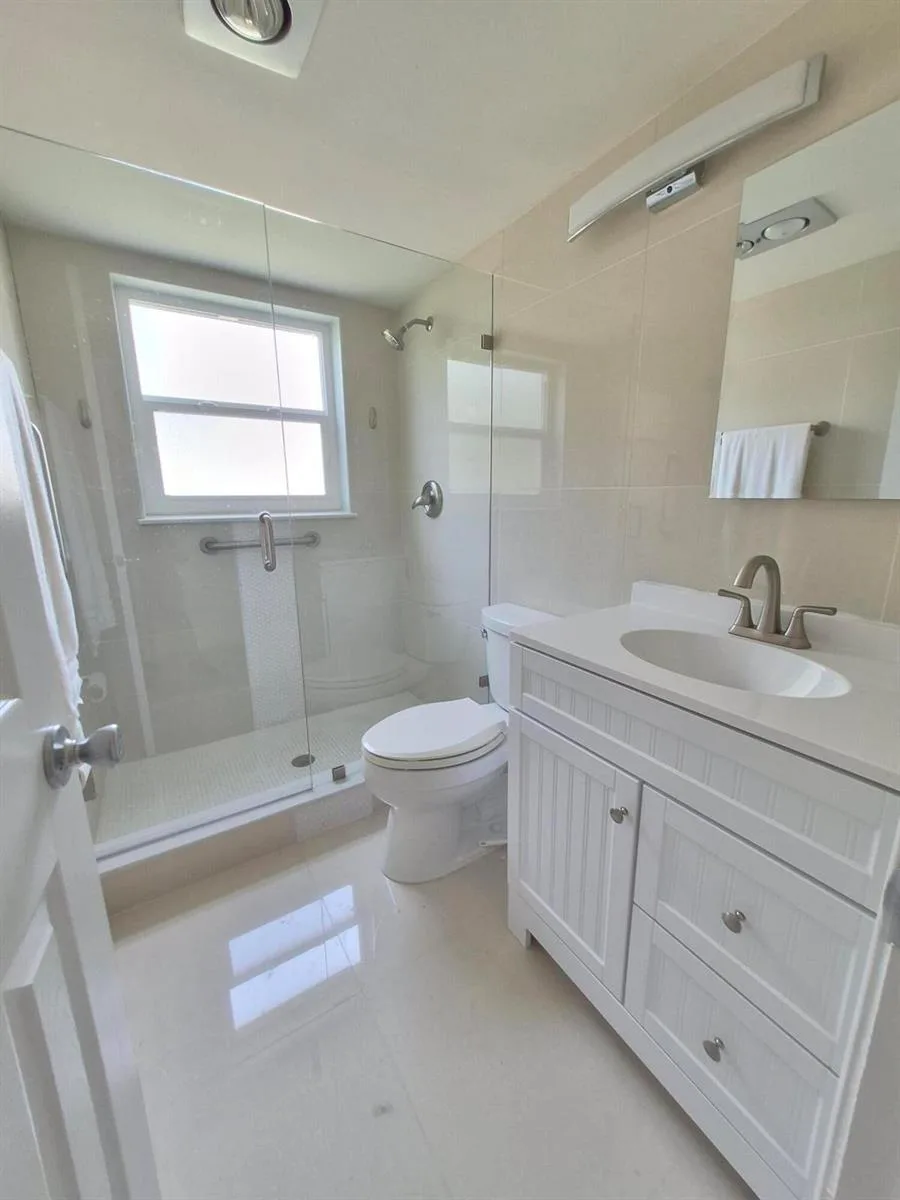 144 Dorchester G, West Palm Beach, FL 33417 photo 3