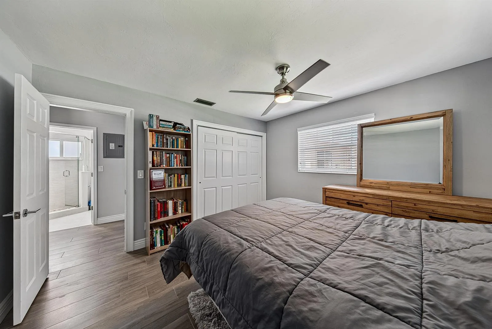 121 NE 55TH Street, Oakland Park, FL 33334 photo 6