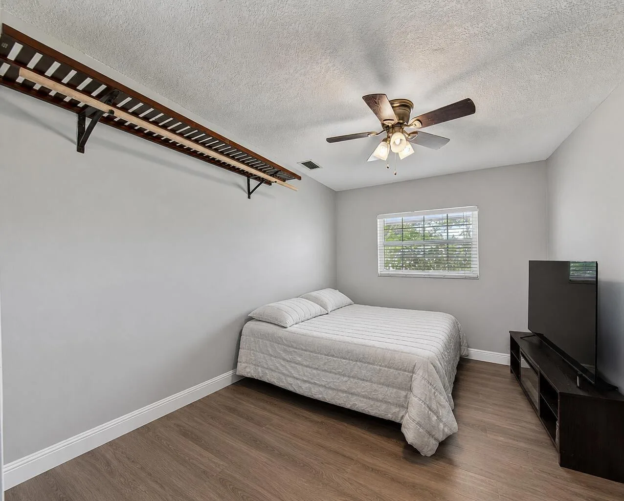 121 NE 55TH Street, Oakland Park, FL 33334 photo 9
