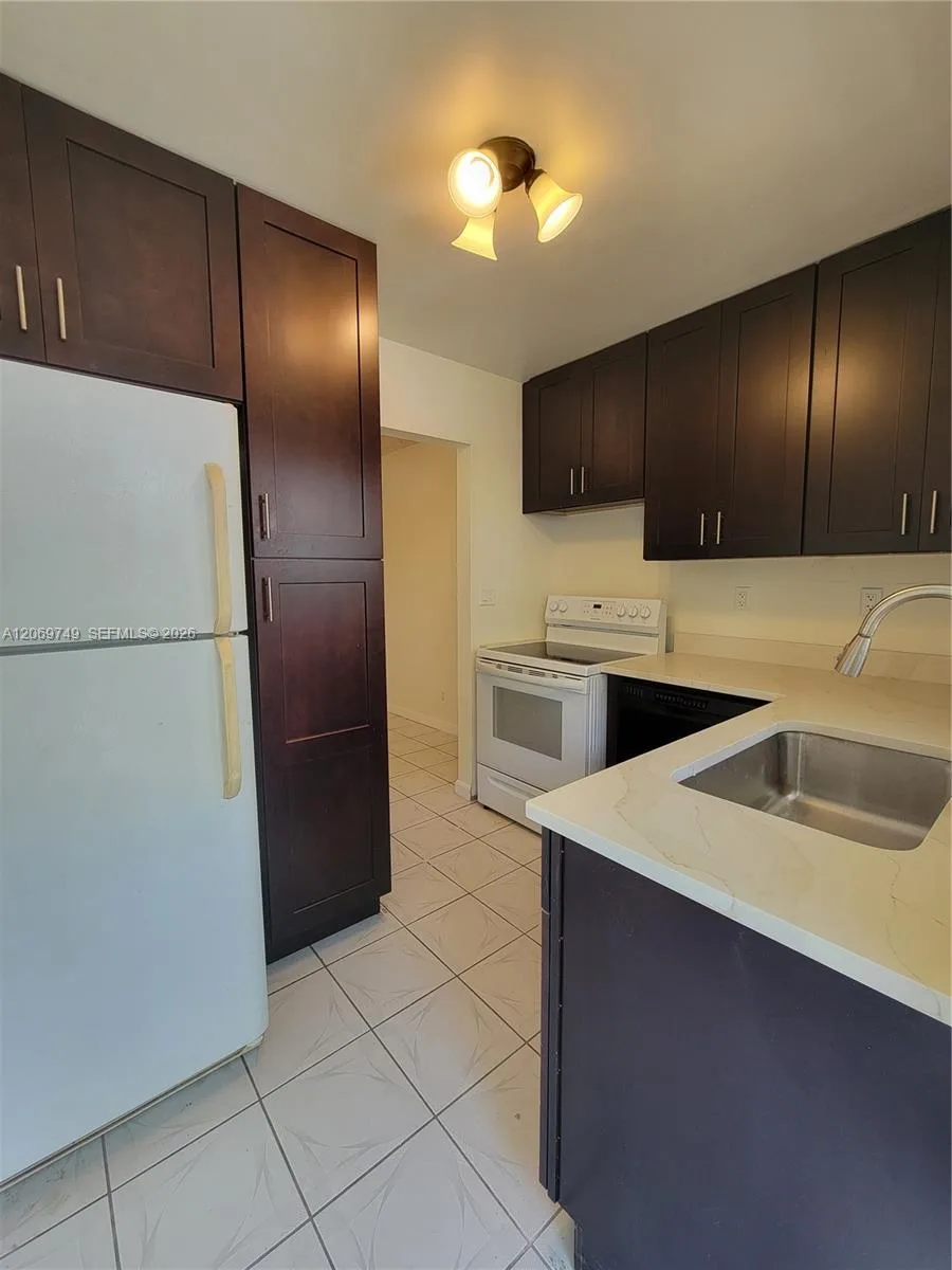1425 Arthur St # 101A, Hollywood, FL 33020 photo 2