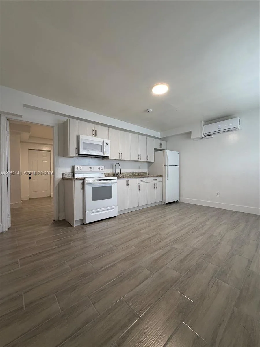60 NW 71st St # 6, Miami, FL 33150 photo 3