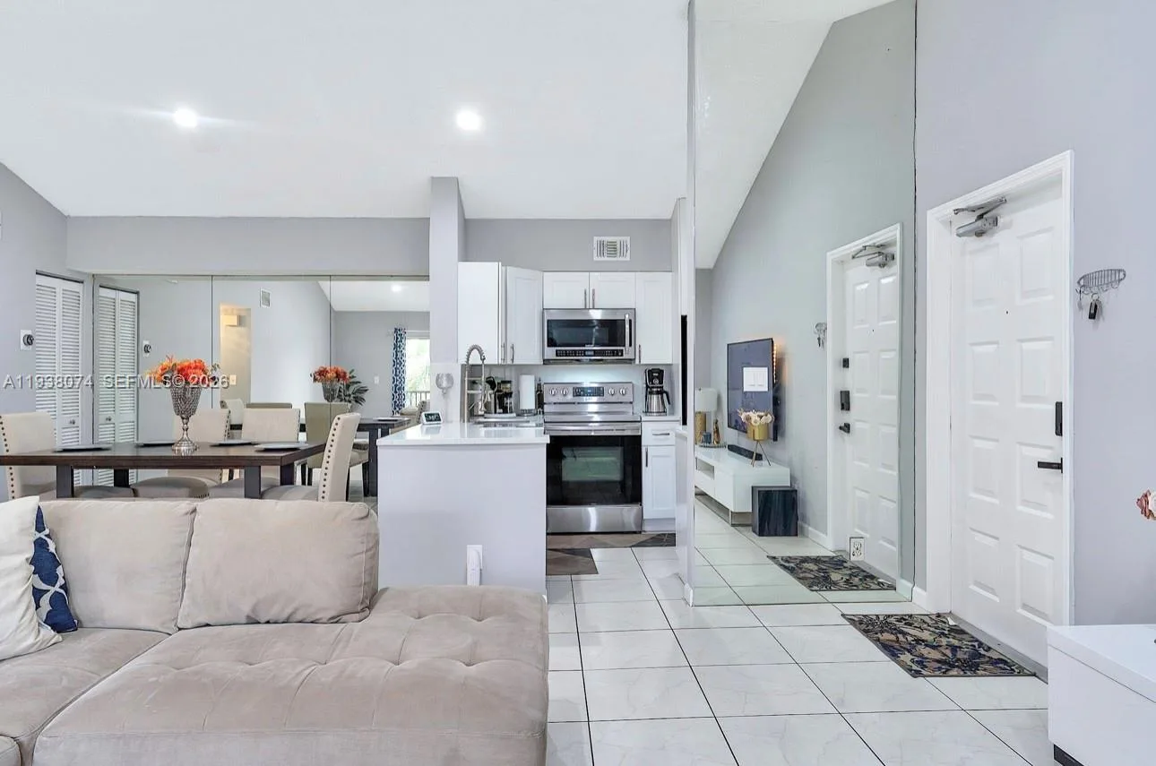 3001 N Oakland Forest Dr # 301, Oakland Park, FL 33309 photo 2