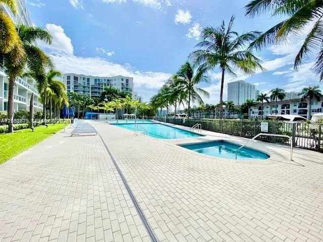 2950 NE 188th St # 231, Aventura, FL 33180
