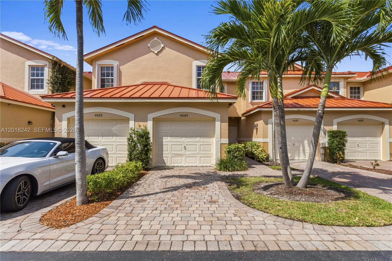 4065 Crystal Lake Dr, Deerfield Beach, FL 33064 photo 2