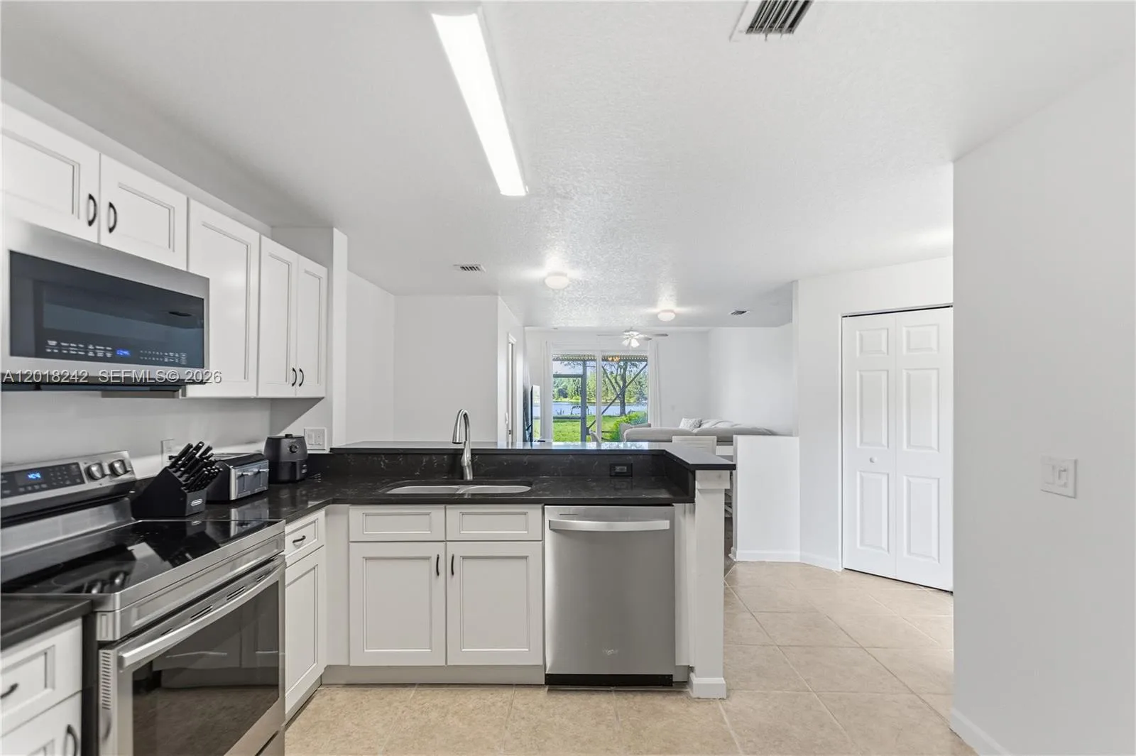 4065 Crystal Lake Dr, Deerfield Beach, FL 33064 photo 6