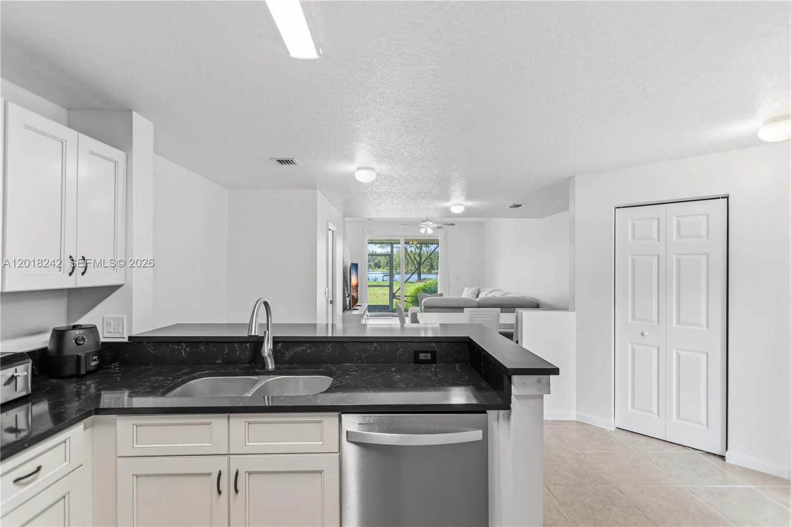 4065 Crystal Lake Dr, Deerfield Beach, FL 33064 photo 8