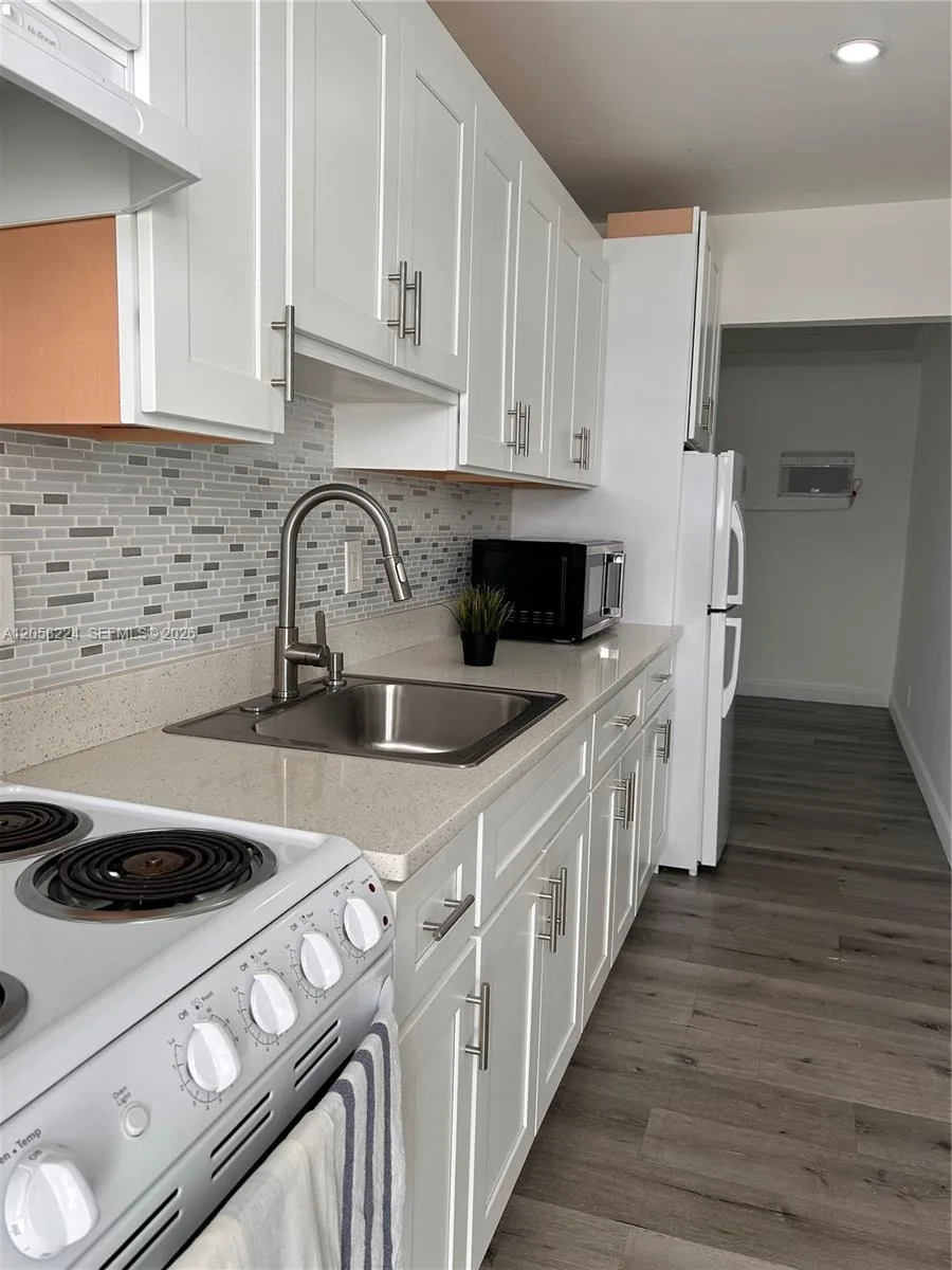 1019 NE 17th Ter # 1, Fort Lauderdale, FL 33304 photo 3