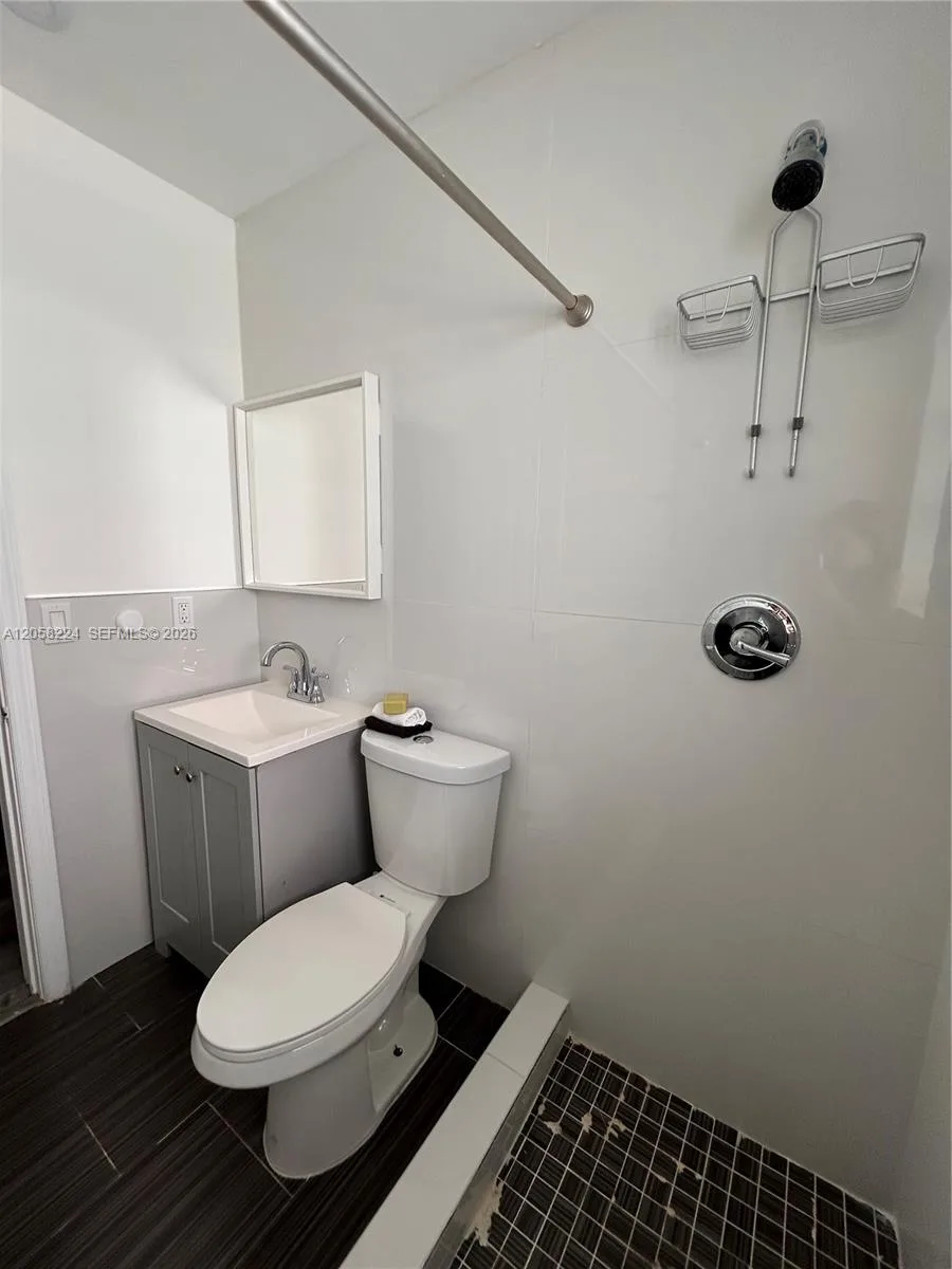 1019 NE 17th Ter # 1, Fort Lauderdale, FL 33304 photo 9