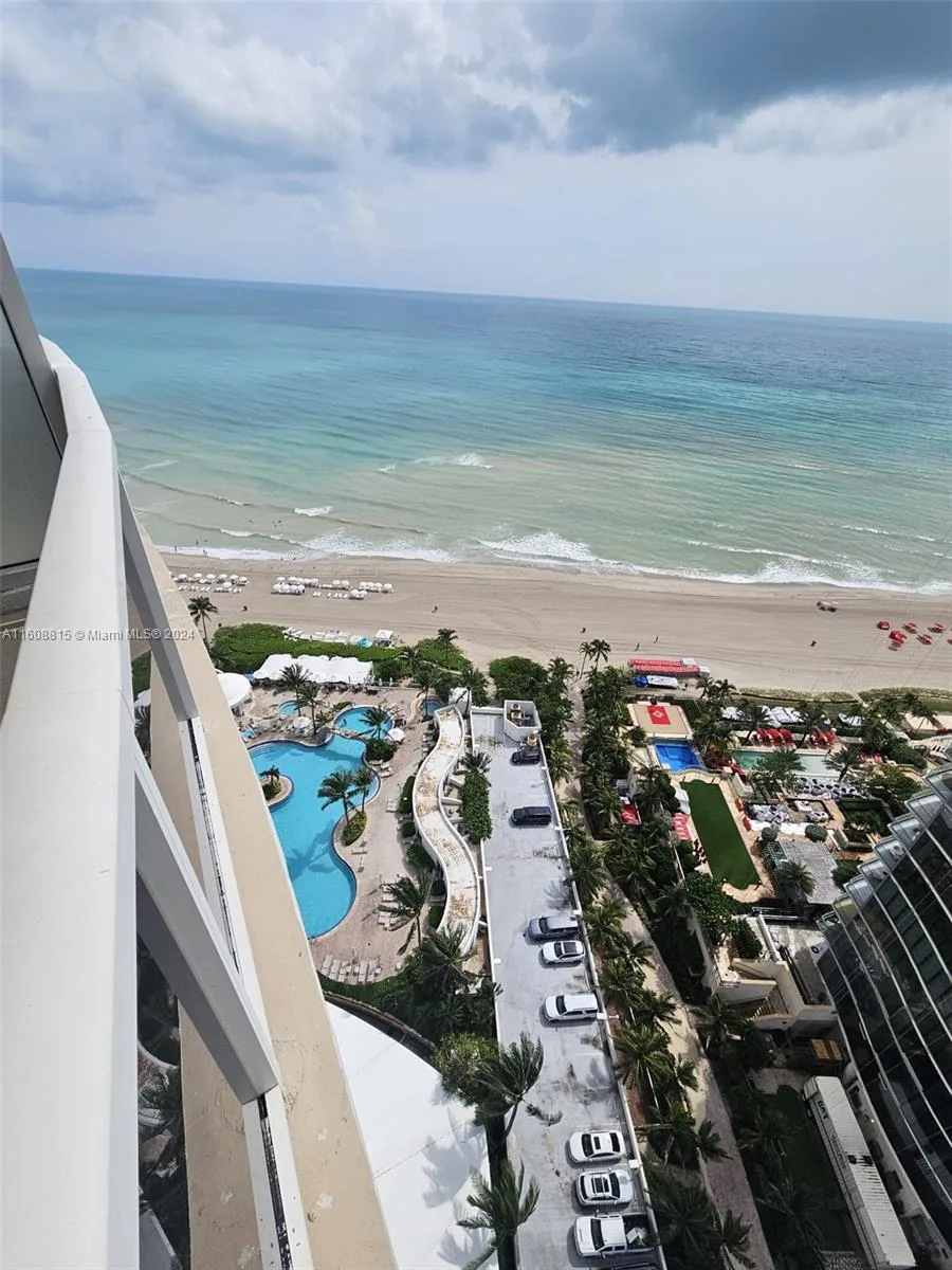 18001 Collins Ave # 2112, Sunny Isles Beach, FL 33160