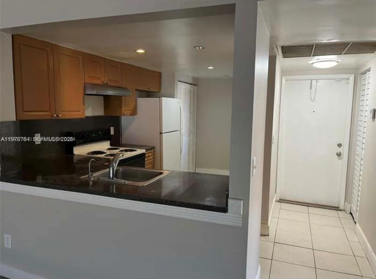 851 NE 207th Ter # 6-103, Miami, FL 33179 photo 4