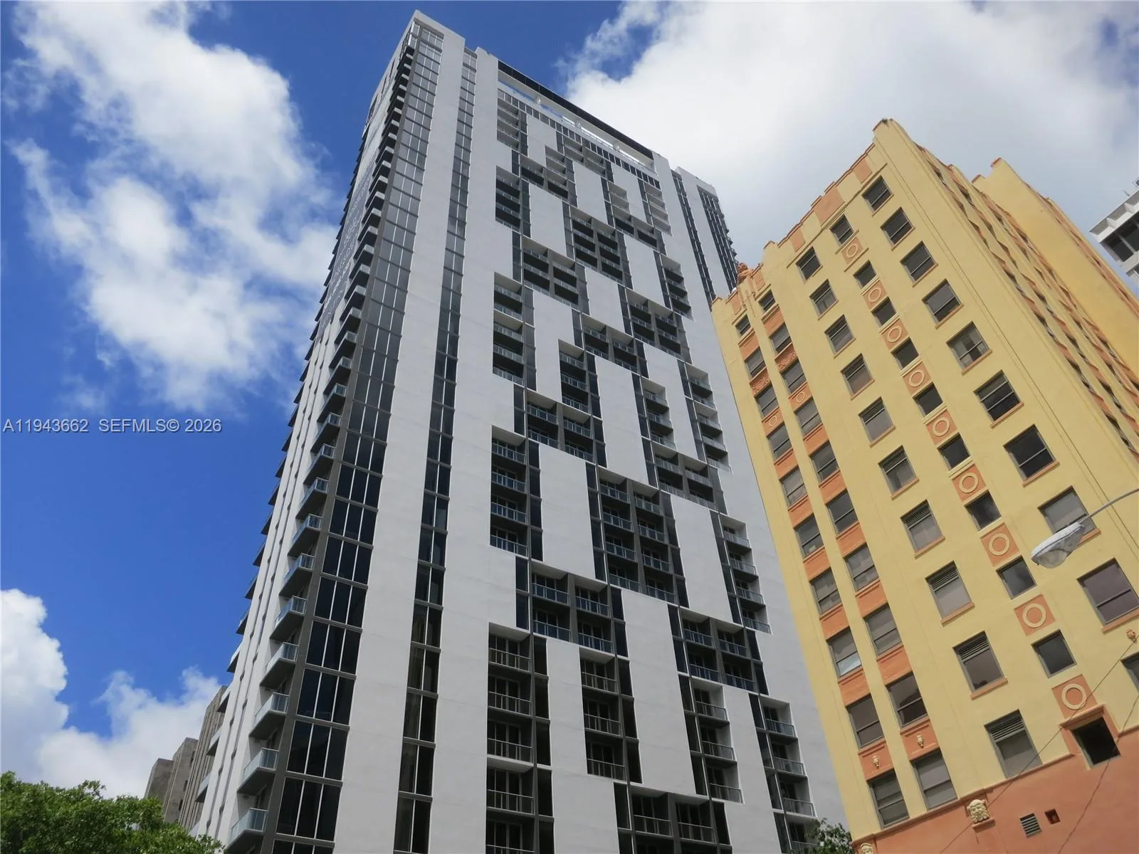 151 SE 1 St # 2504, Miami, FL 33131