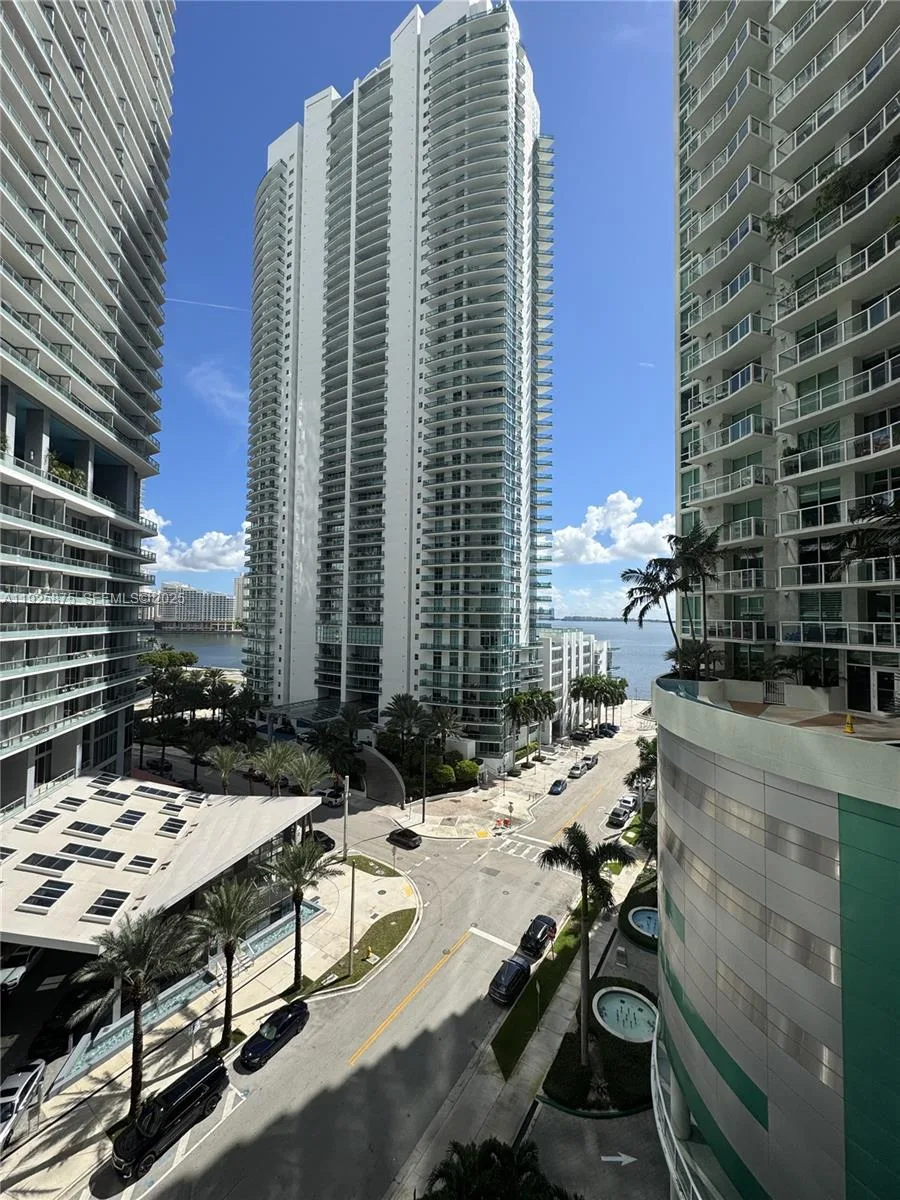 170 SE 14th St # 1906, Miami, FL 33131