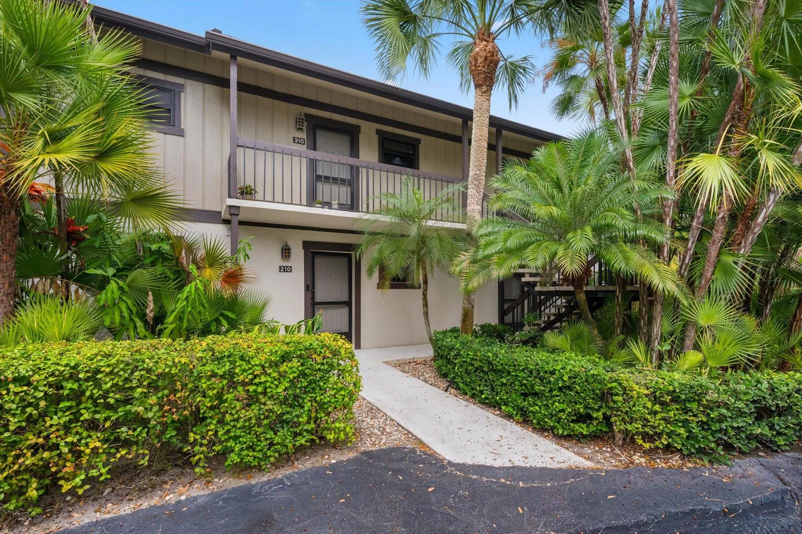 13334 Polo Club Road # 211, Wellington, FL 33414