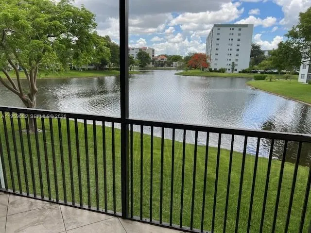 2226 N Cypress Bend Dr # 210, Pompano Beach, FL 33069