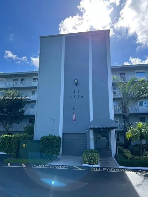 2226 N Cypress Bend Dr # 210, Pompano Beach, FL 33069 photo 2
