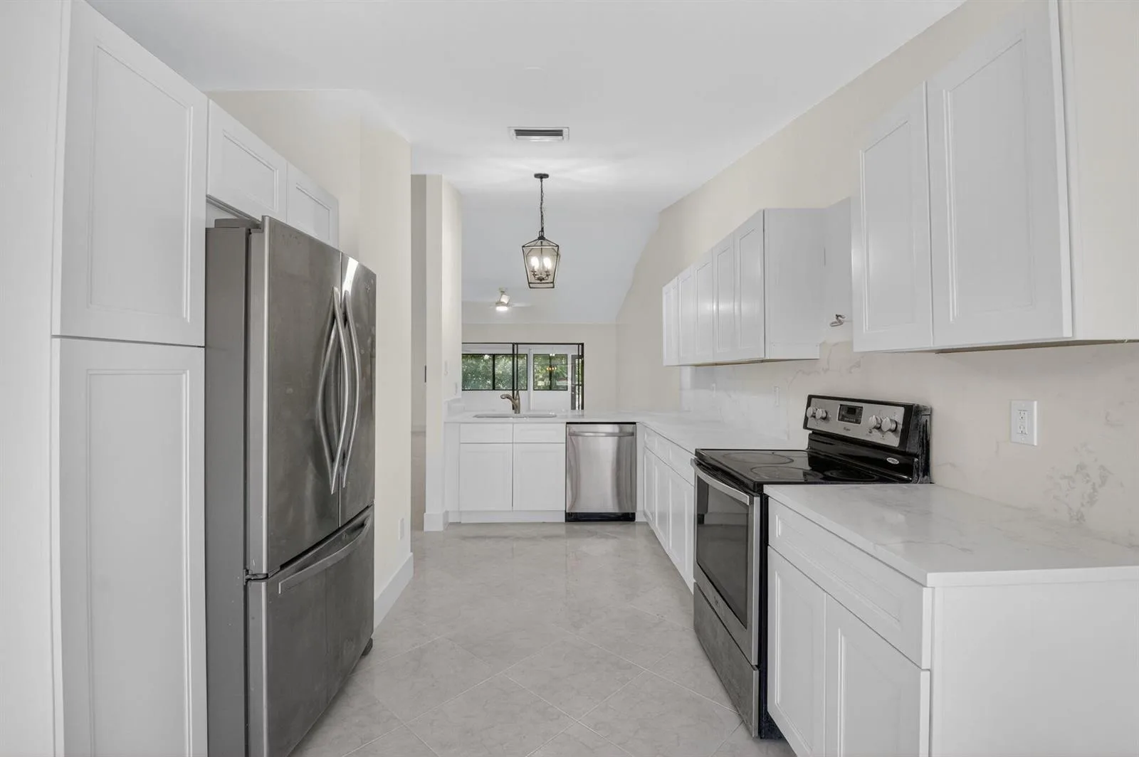 29 Fawlkland Circle, Boynton Beach, FL 33426 photo 9