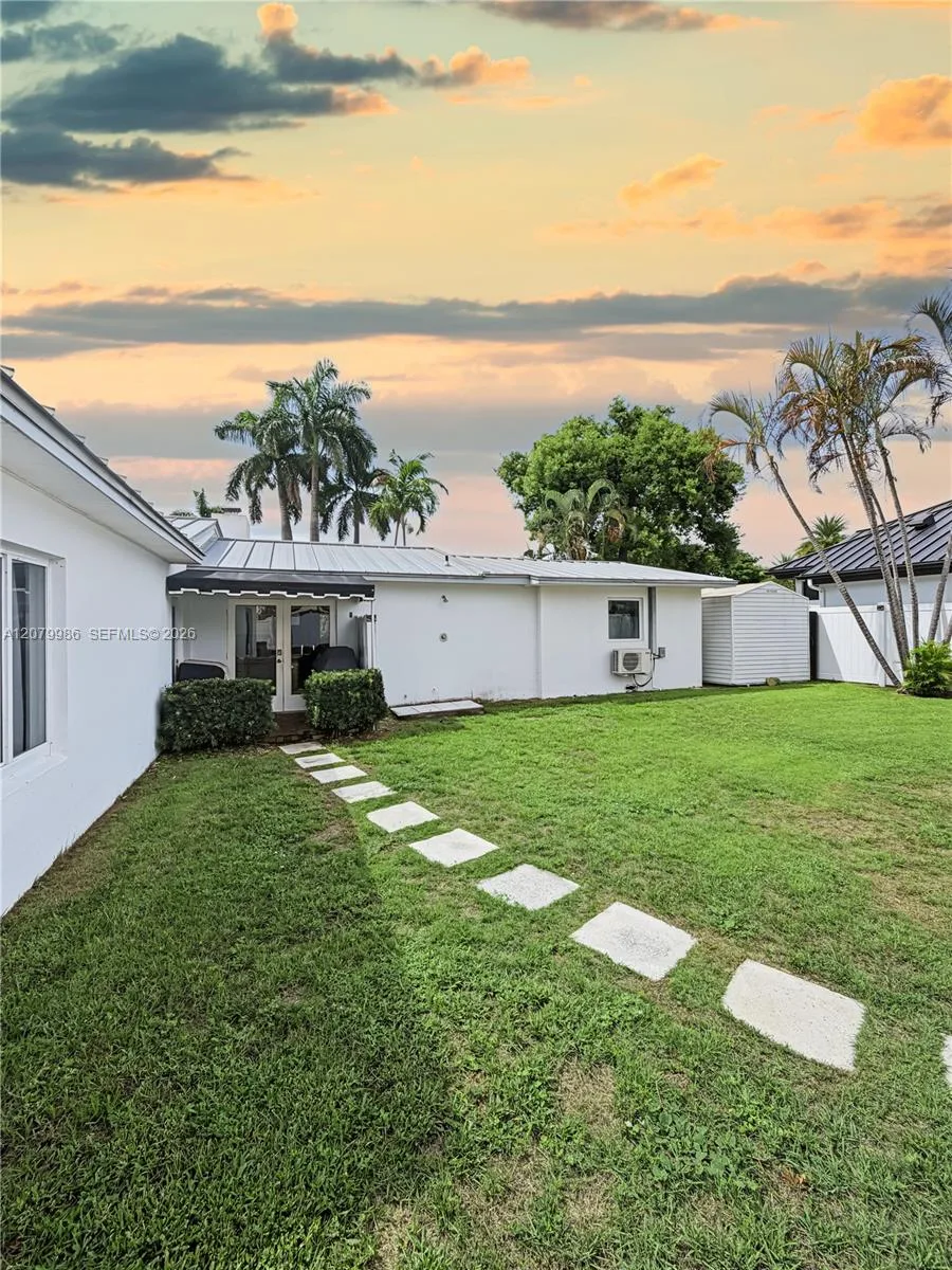 2421 NE 13th St, Fort Lauderdale, FL 33304 photo 8