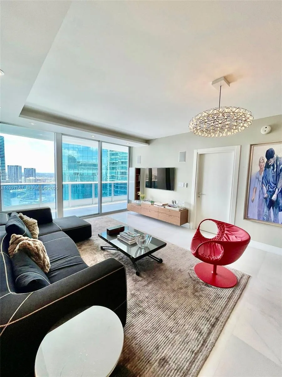 200 BISCAYNE BLVD WAY # 4310, Miami, FL 33131