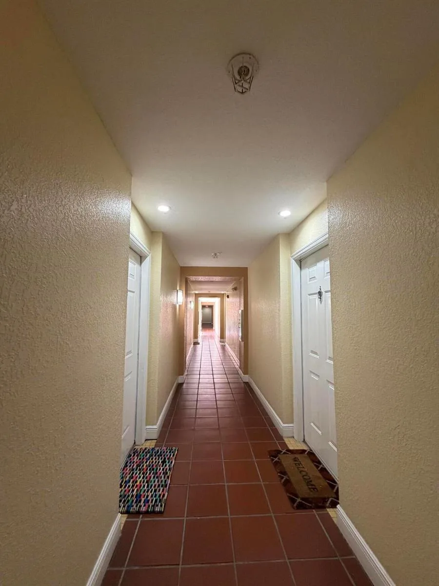 630 S SAPODILLA Avenue # 323, West Palm Beach, FL 33401 photo 2
