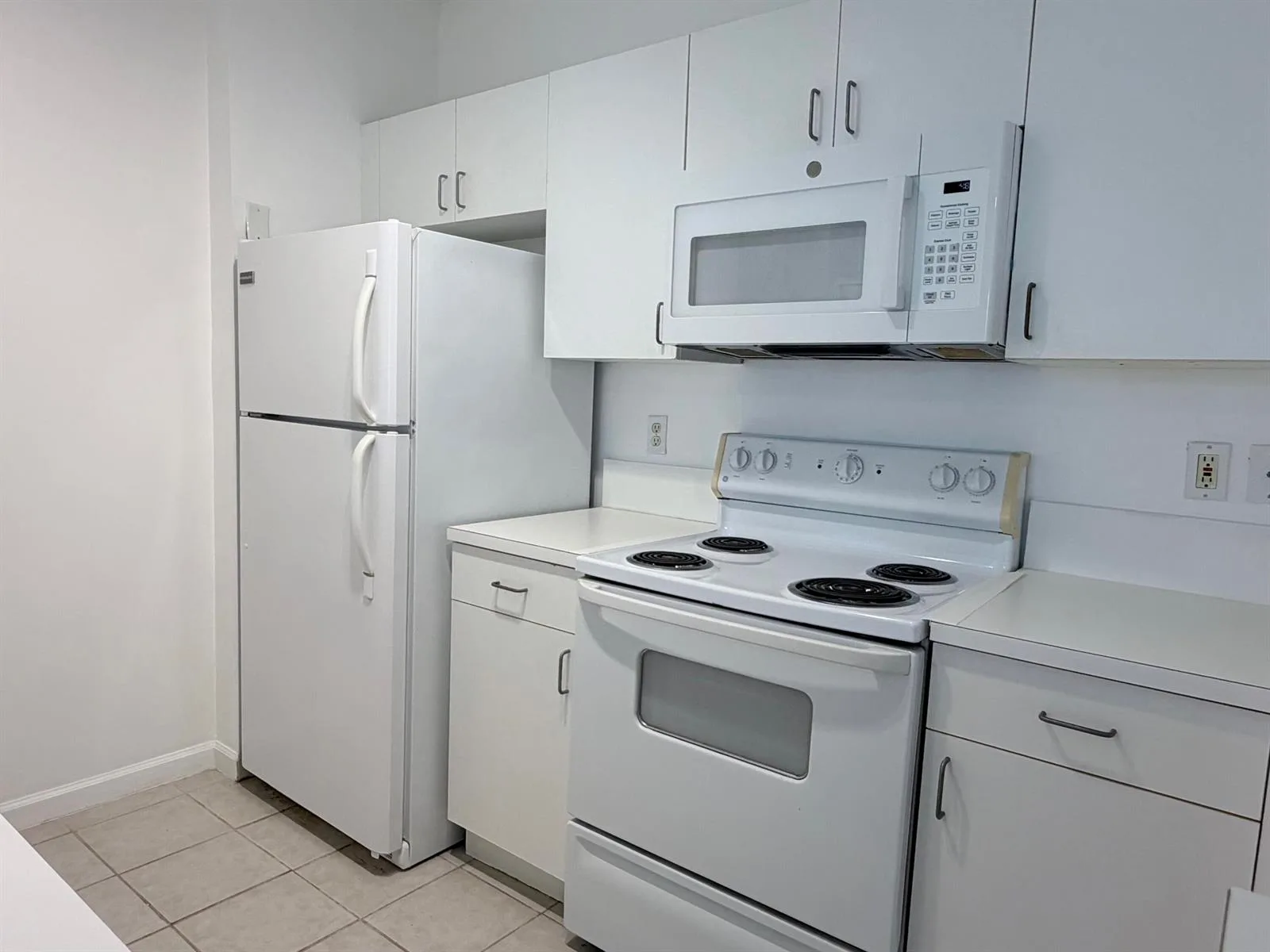 630 S SAPODILLA Avenue # 323, West Palm Beach, FL 33401 photo 4