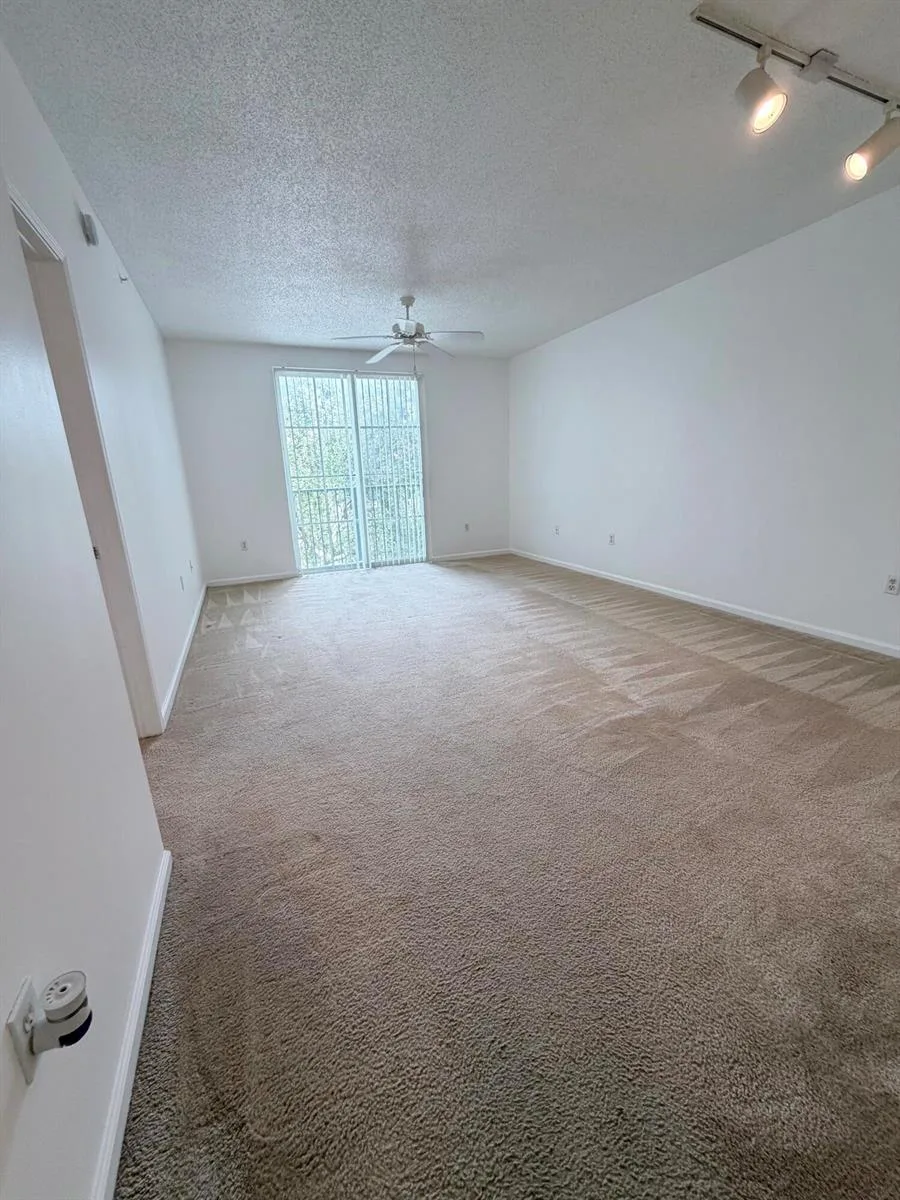 630 S SAPODILLA Avenue # 323, West Palm Beach, FL 33401 photo 8