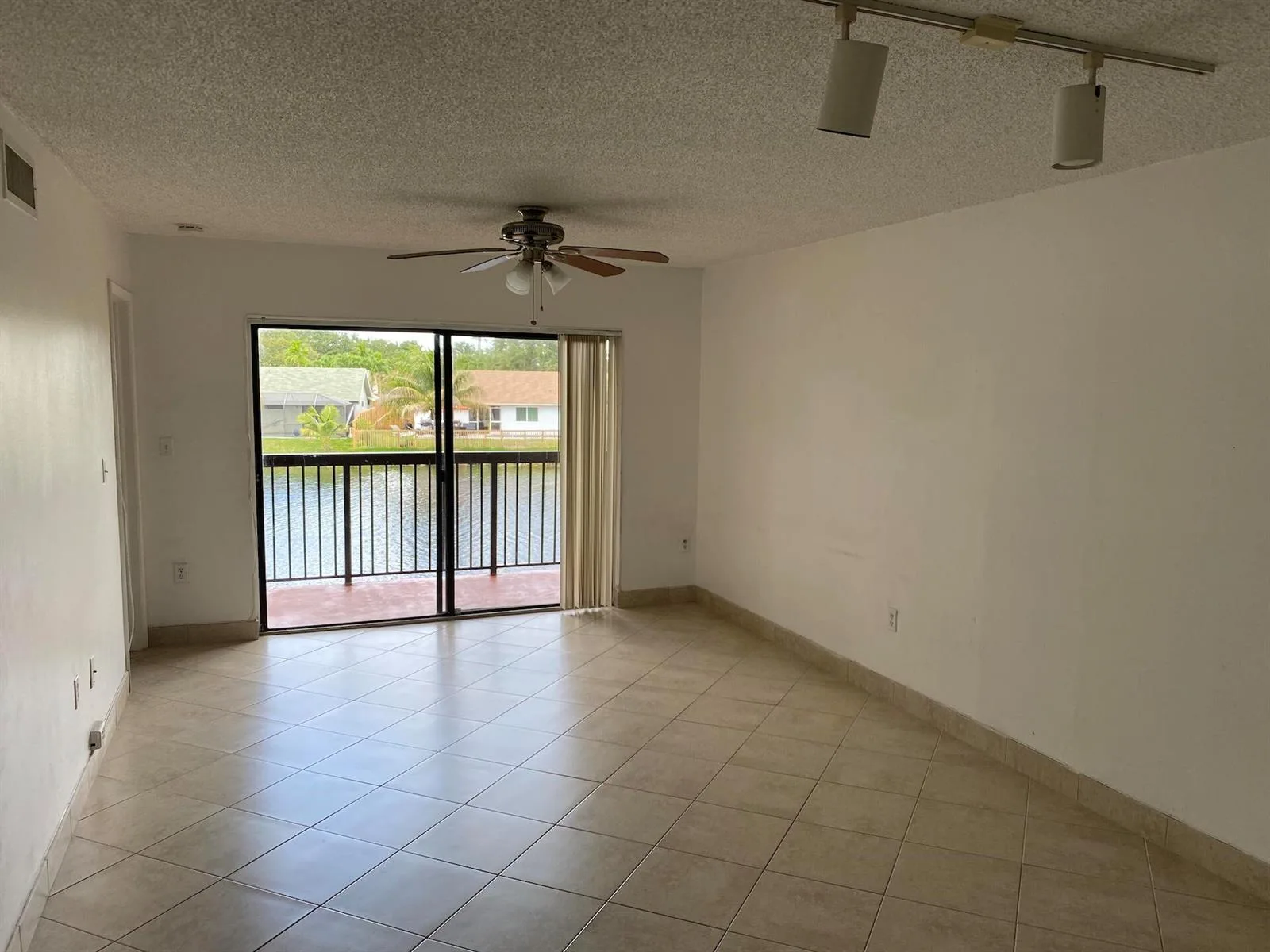 9938 Nob Hill Lane # 9938, Sunrise, FL 33351