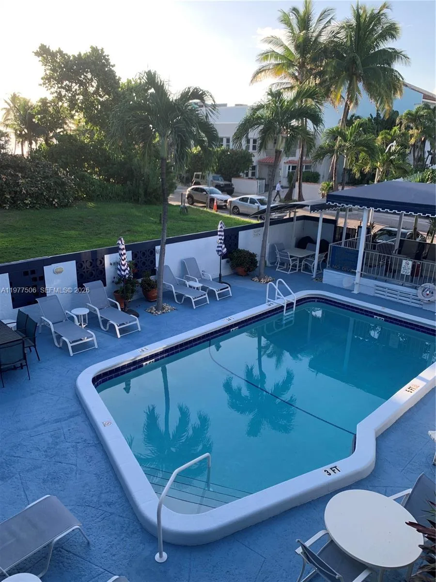 322 Taylor St # 2D, Hollywood, FL 33019 photo 2