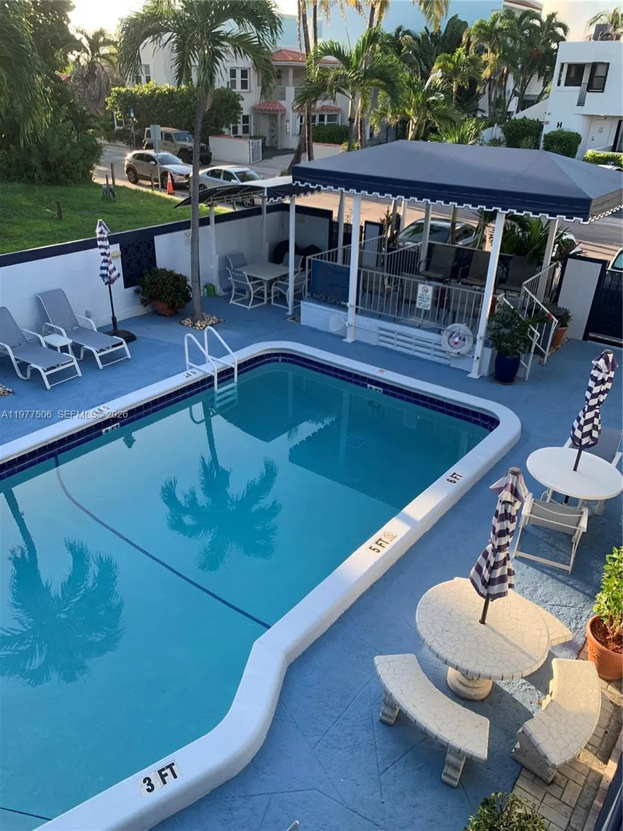 322 Taylor St # 2D, Hollywood, FL 33019 photo 3