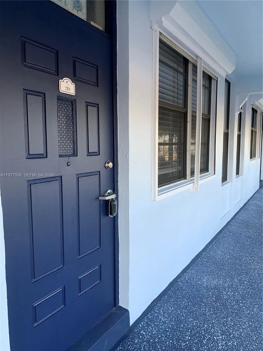 322 Taylor St # 2D, Hollywood, FL 33019 photo 6