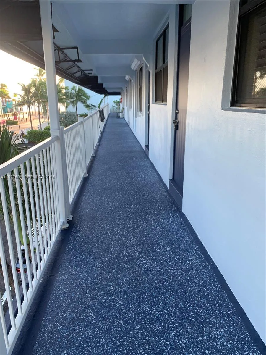 322 Taylor St # 2D, Hollywood, FL 33019 photo 8