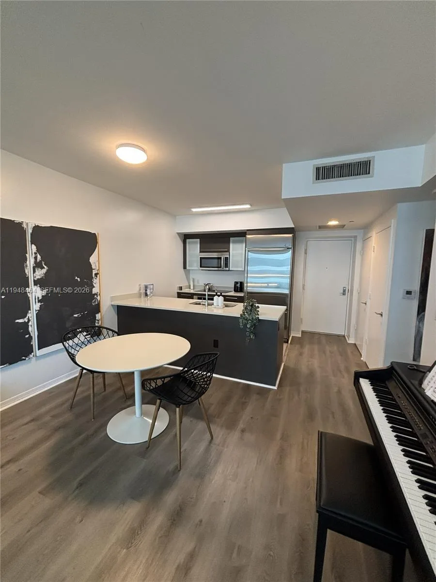 500 Brickell Ave # 3408, Miami, FL 33131 photo 10