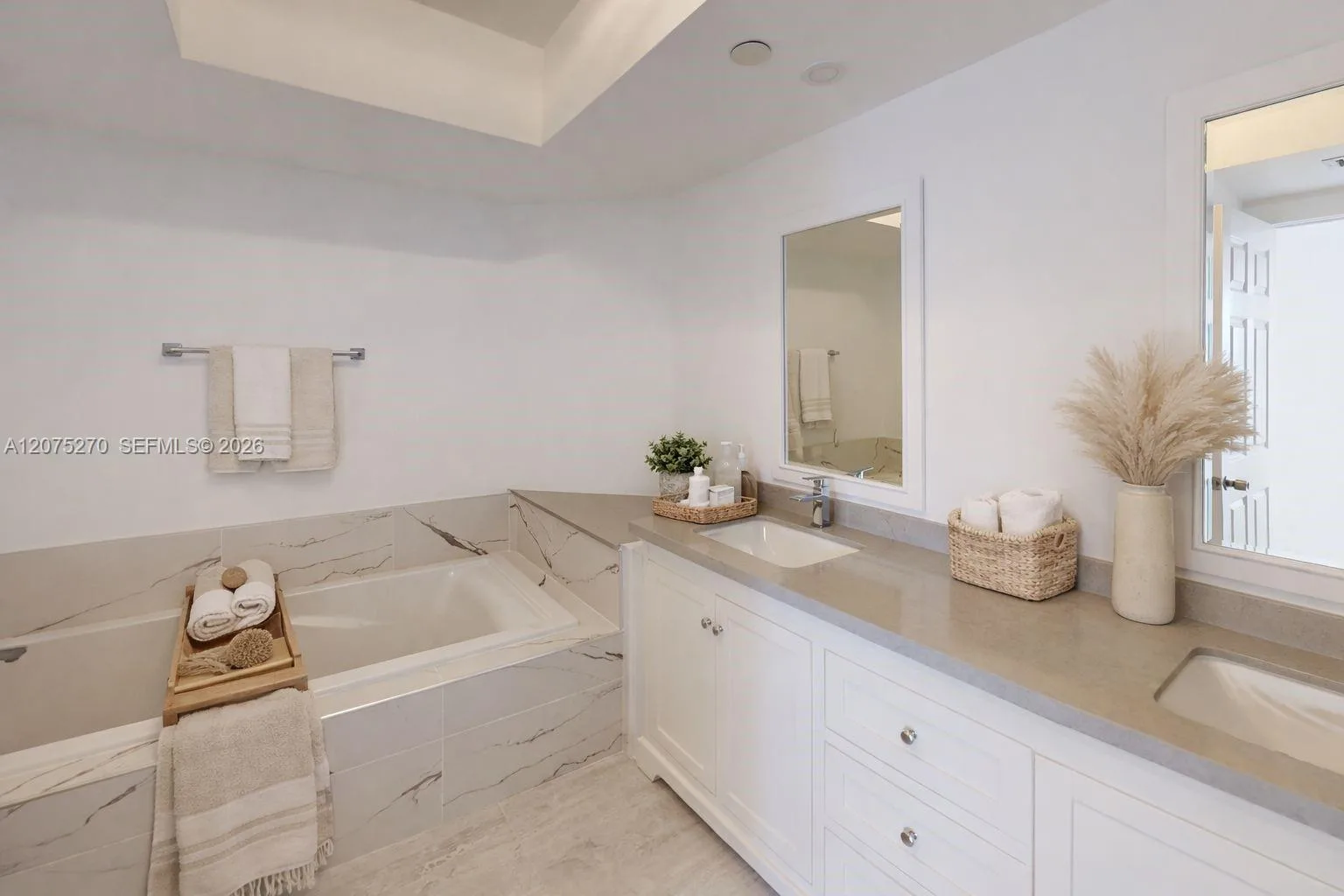 1000 W Island Blvd # 1812, Aventura, FL 33160 photo 9