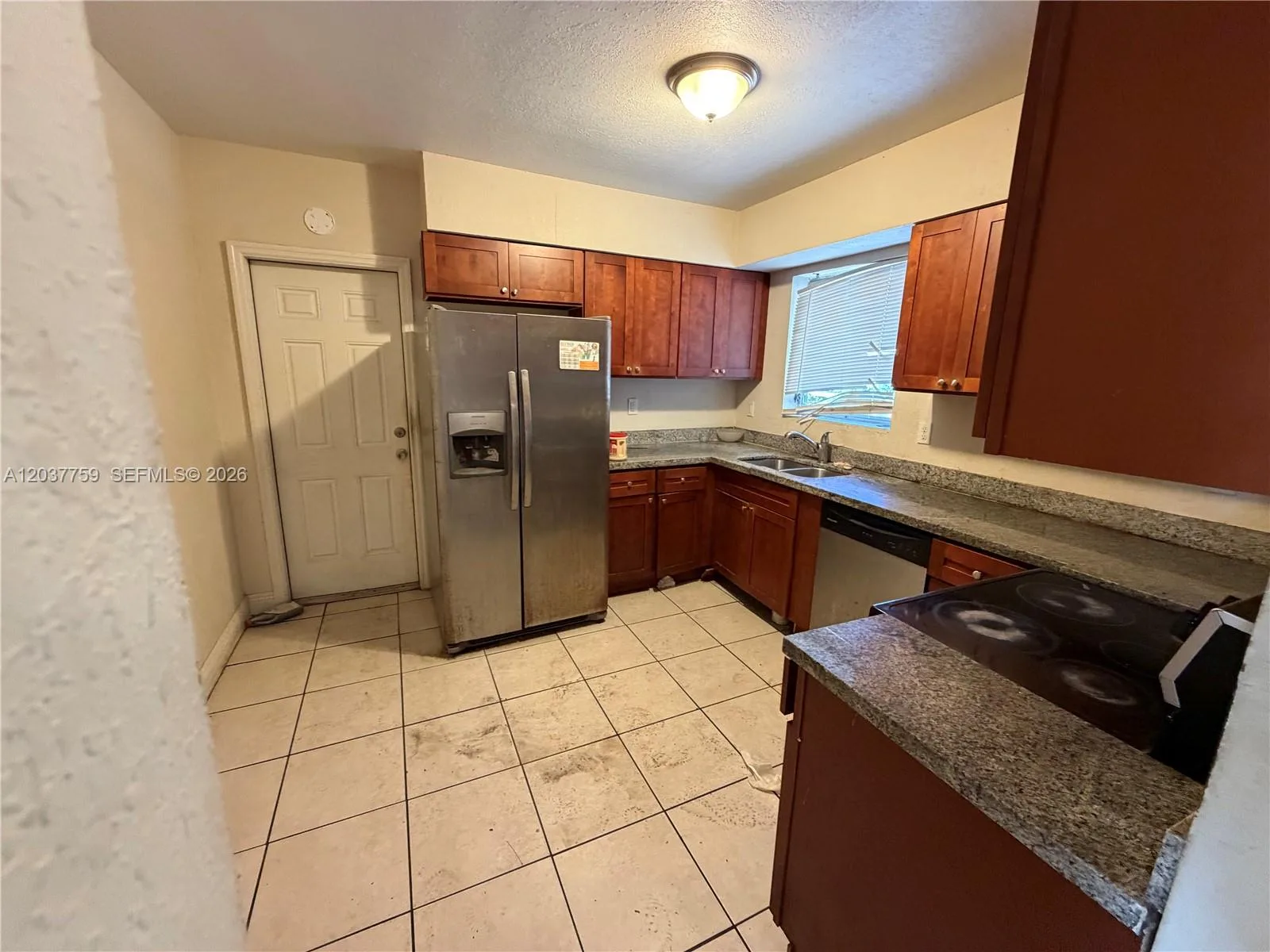 17805 NE 7th Ct, Miami, FL 33162 photo 2