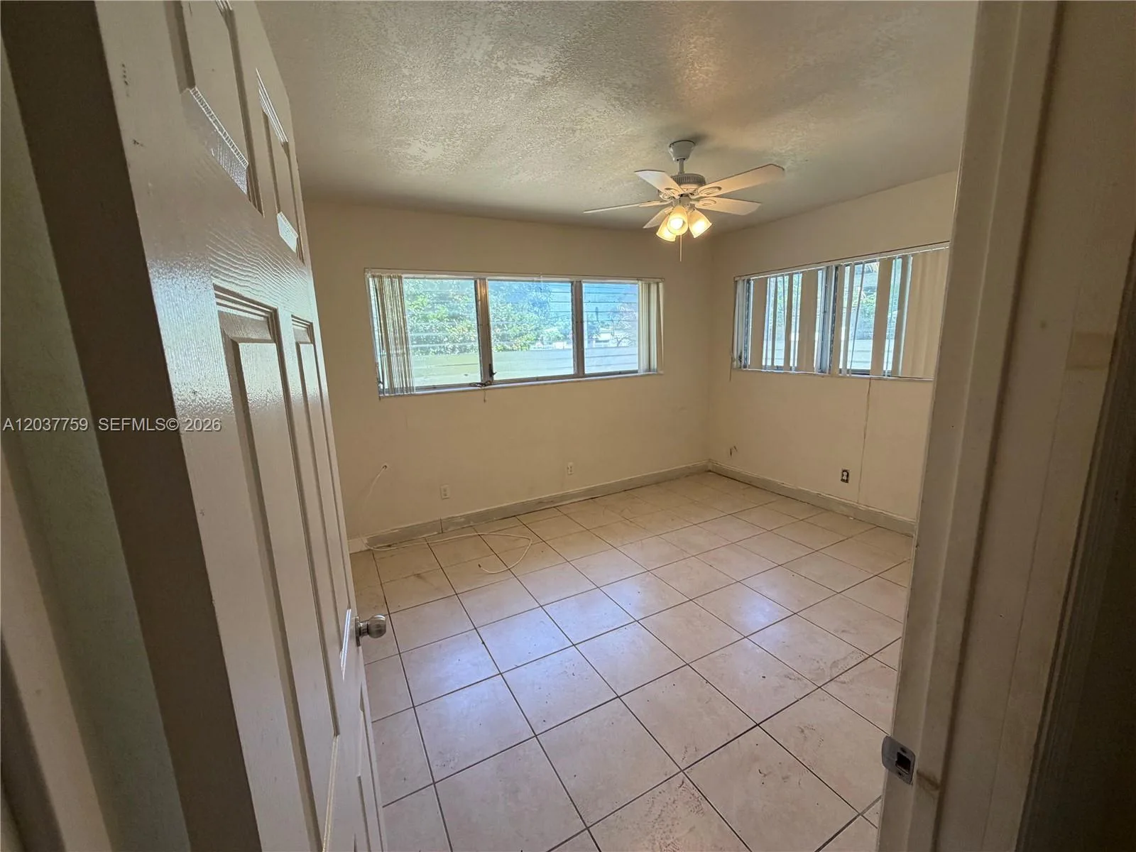 17805 NE 7th Ct, Miami, FL 33162 photo 3
