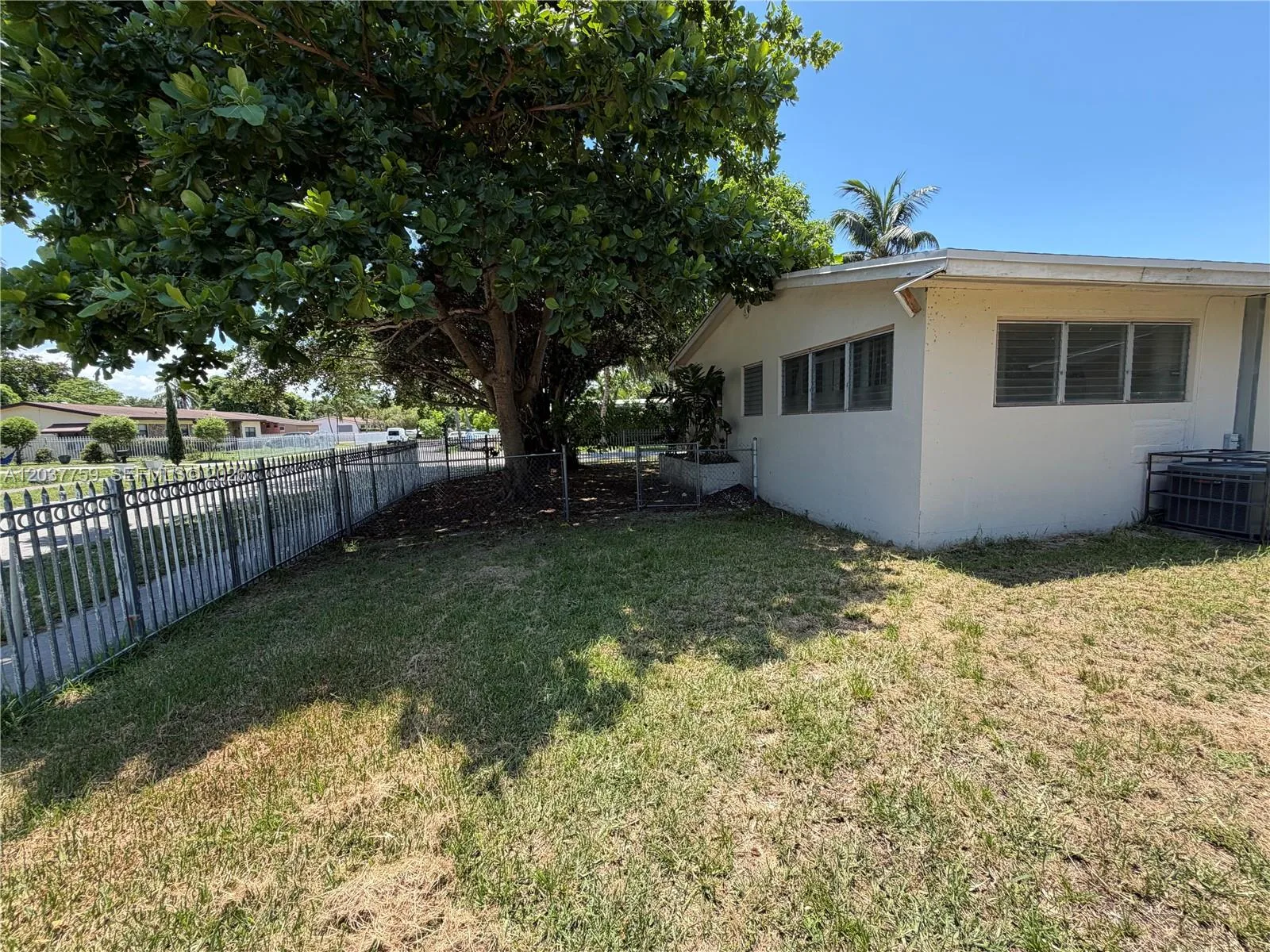 17805 NE 7th Ct, Miami, FL 33162 photo 5