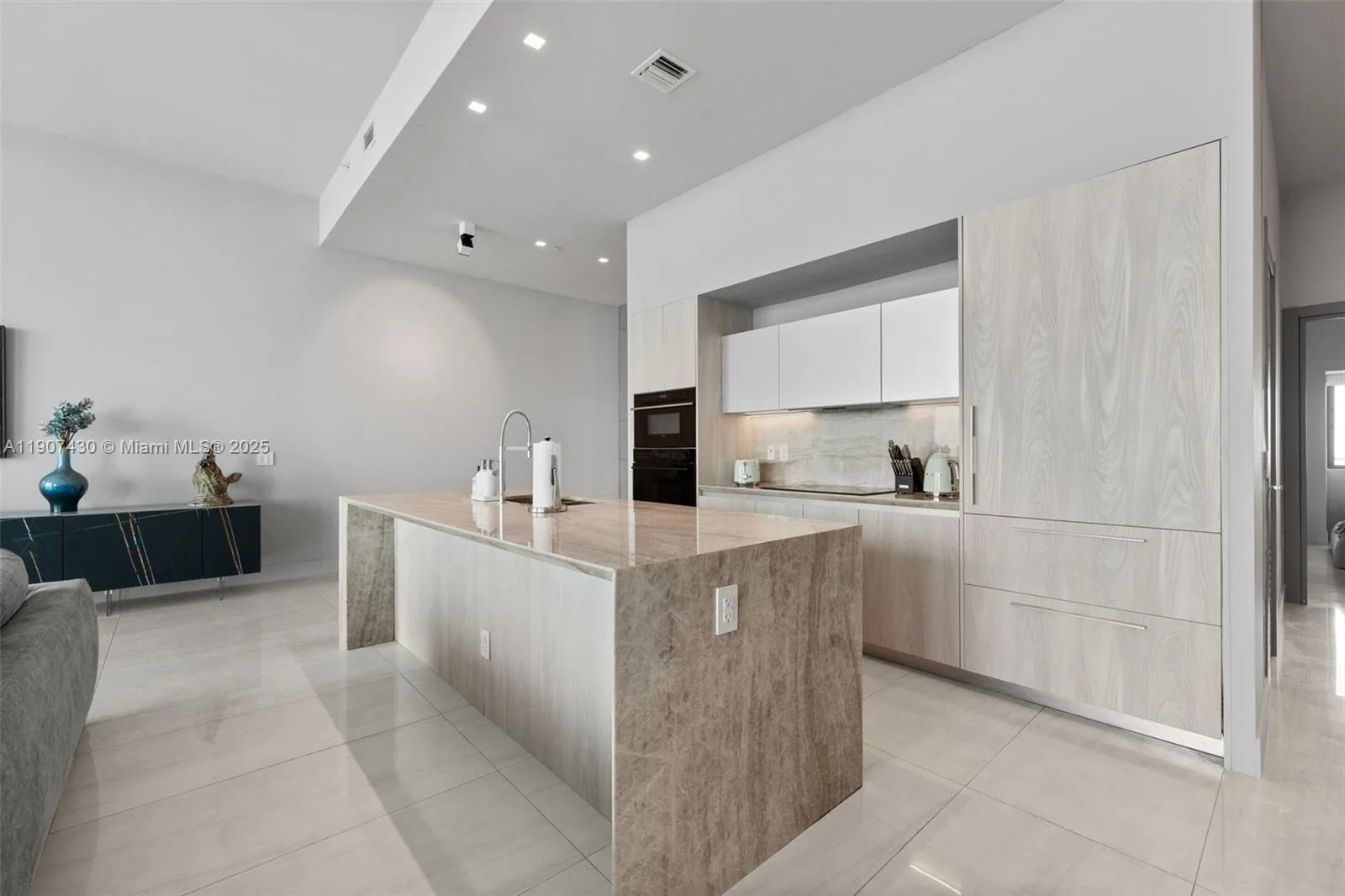 480 NE 31st St # PH5002, Miami, FL 33137 photo 5