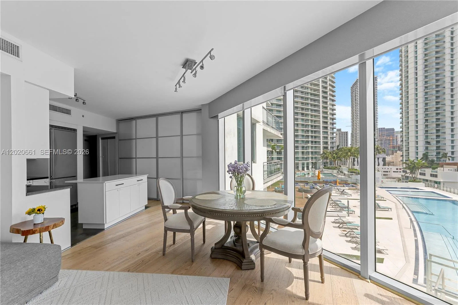 92 SW 3rd St # 1201, Miami, FL 33130 photo 2