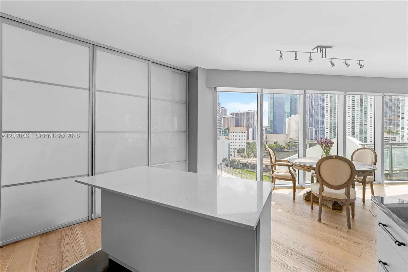 92 SW 3rd St # 1201, Miami, FL 33130 photo 6